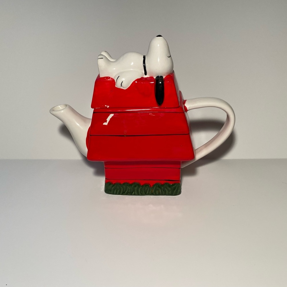 Vintage Snoopy teapot